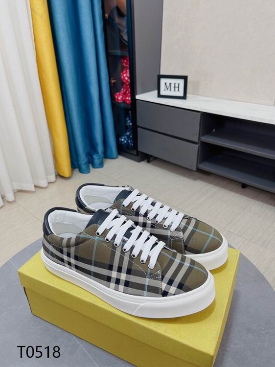 men Burberry shoes-113